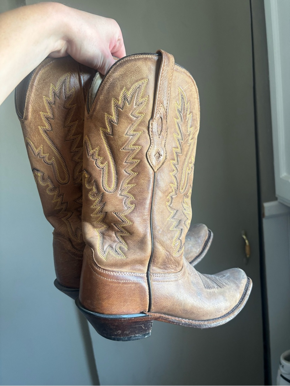 Old West Tan Leather Western Boots with Embroidered Shaft